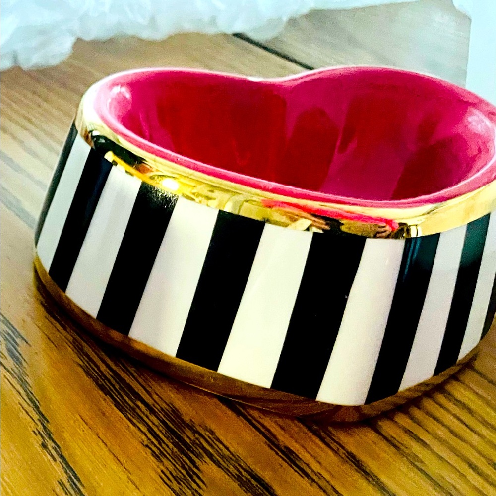 Cute heart Henri Bendel  dish